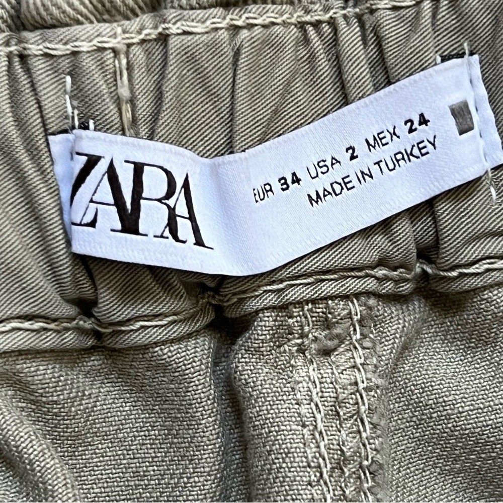 SOLD🛑ZARA High Waisted Khaki "Paperbag"
Baggy Ankle Jeans Olive Green Sz 2 - Picture 6 of 12